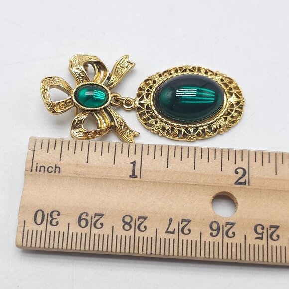 Vintage 1928 Collection Gold Tone Brooch With Green Enamel Cabochon Bow Design - Picture 4 of 4
